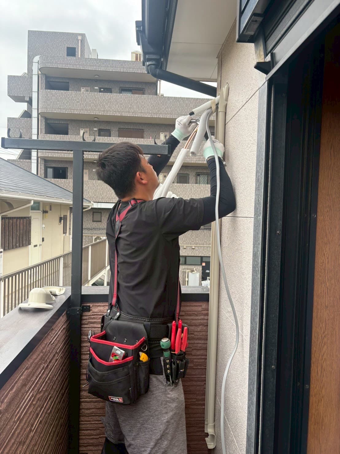 梯子を積み込む